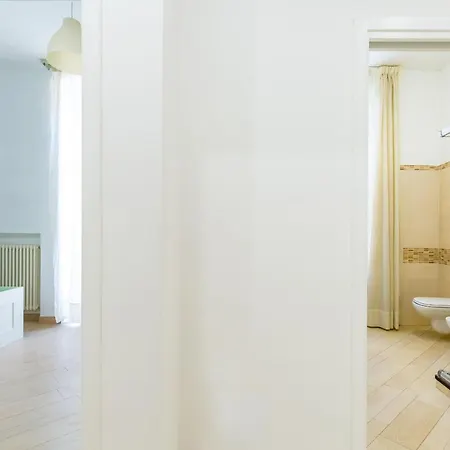 With Balcony In Palazzo Diaz By Wonderful Italy Apartment *
