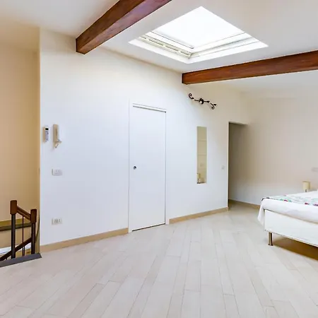 Apartment With Balcony In Palazzo Diaz By Wonderful Italy *